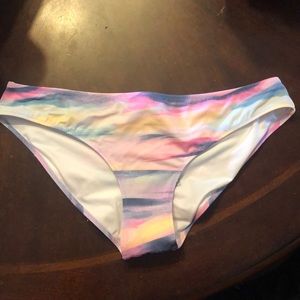 Multi color vs bikini bottom